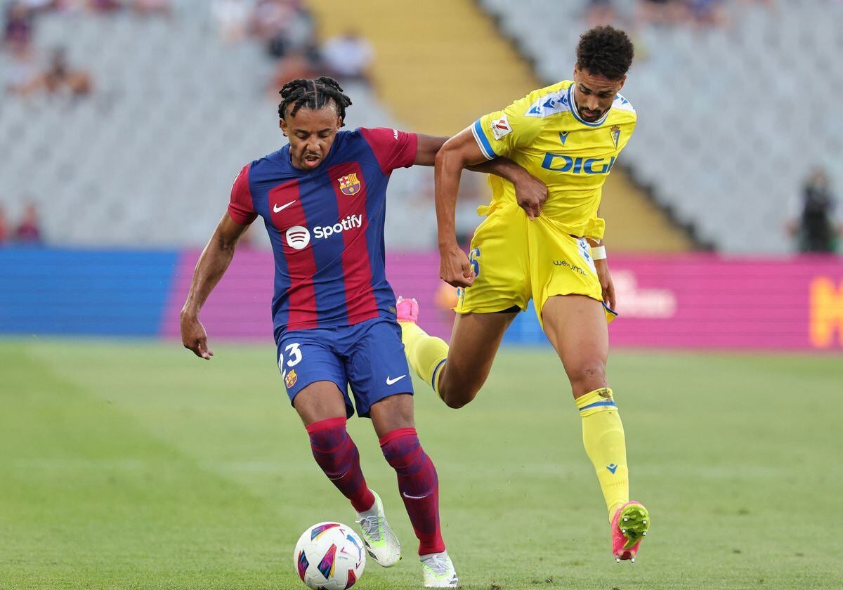 Koundé y Chris Ramos en el partido de ida