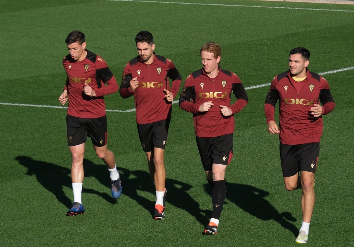 Maxi Gómez (d) junto a Rubén Alcaraz, Sobrino y Álex.