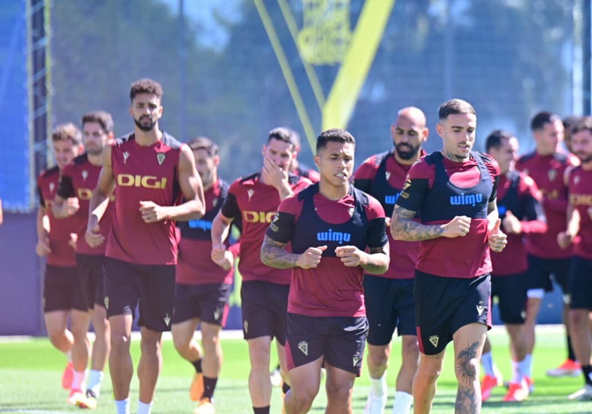 Entrenamiento del Cádiz en El Rosal