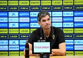 Pellegrino y la rueda de prensa de Vizcaíno: «Fue una decisión del club, hay que valorar su intención»