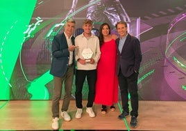 José Antonio de la Rosa recibió el premio al mejor gol andaluz de la temporada.