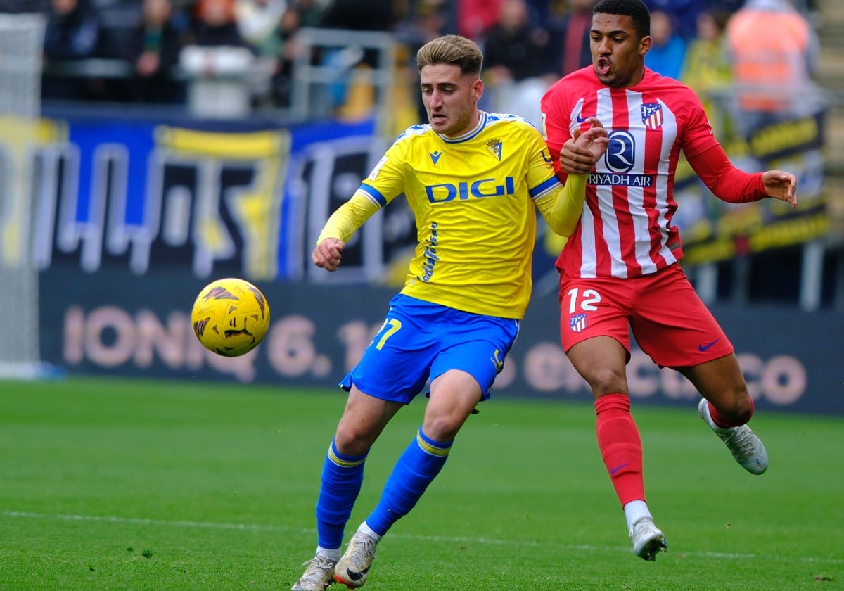 Robert Navarro ya es pasado en el Cádiz CF.