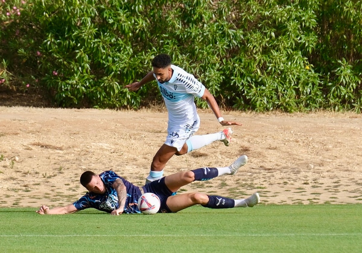 Chris Ramos, delantero del Cádiz CF.