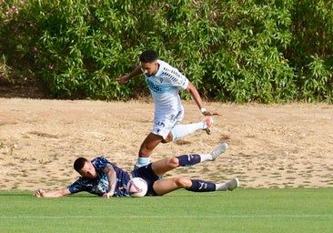 El Real Oviedo sondea el fichaje de Chris Ramos, delantero del Cádiz CF