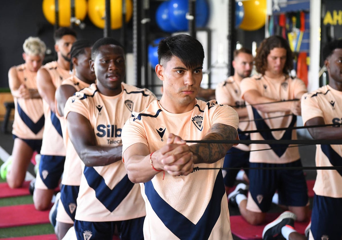 Santiago Arzamendia entrenando en el gimnasio.