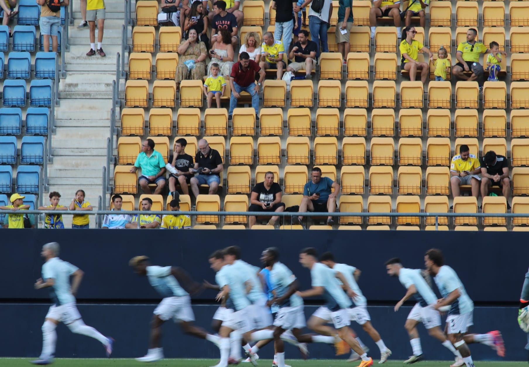 Fotos: la Lazio gana el Trofeo Carranza ante un Cádiz batallador