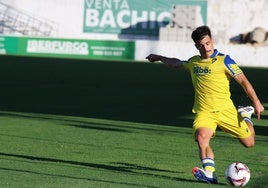 Alineaciones oficiales del Cádiz - Zaragoza de La Liga Hypermotion 2024-2025 hoy: onces y banquillo de suplentes