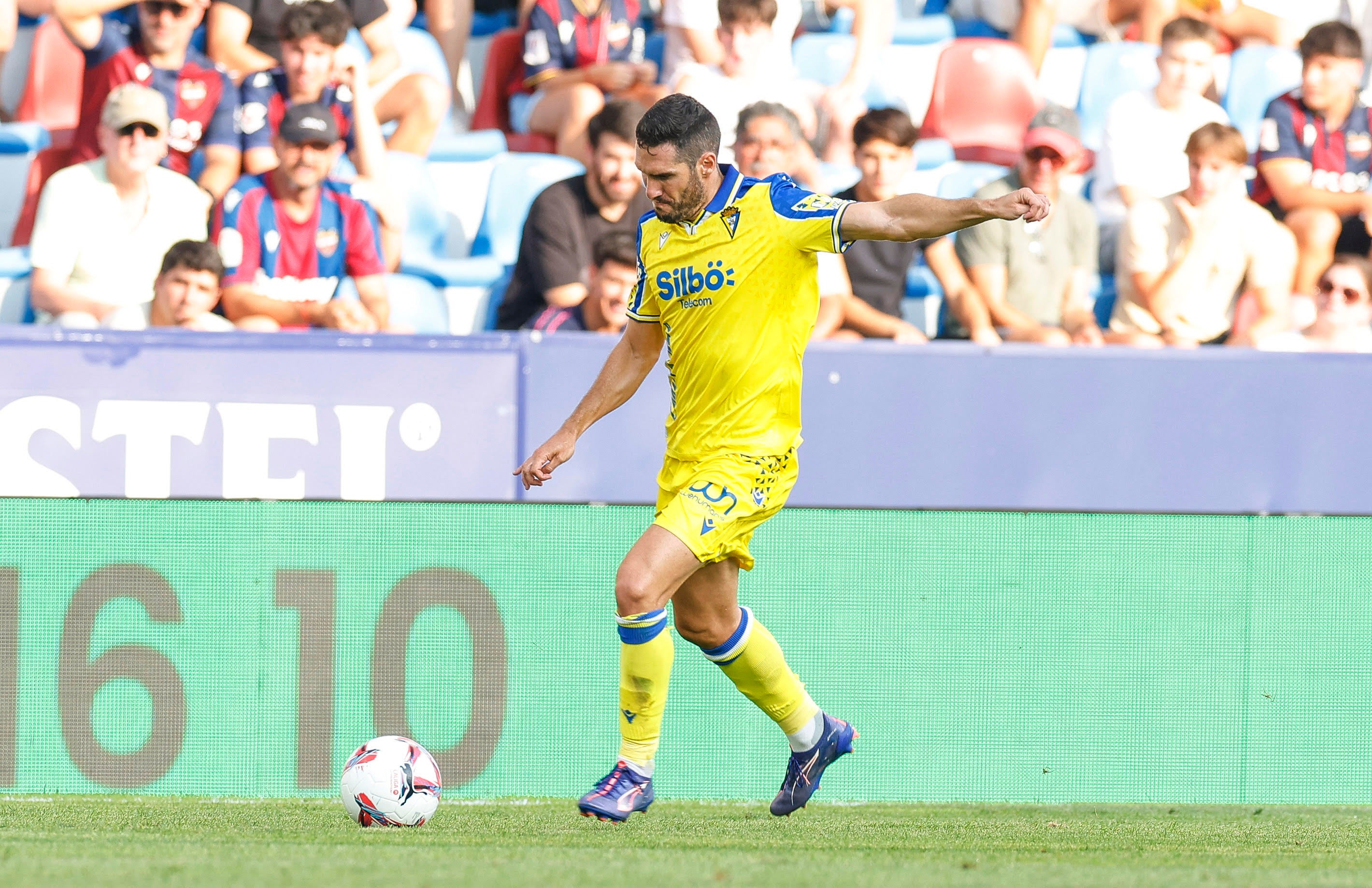 Fotos: Las mejores imágenes del empate entre el Levante y el Cádiz