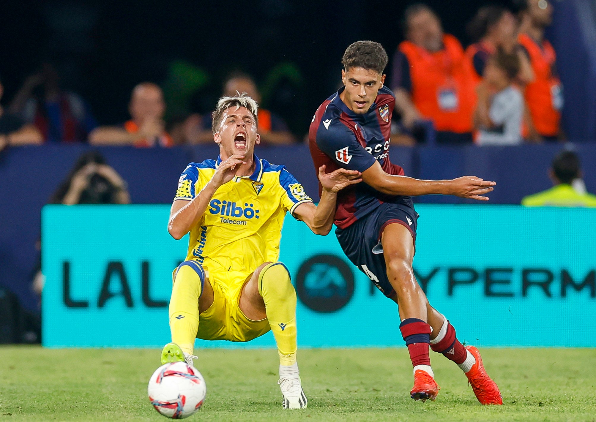 Fotos: Las mejores imágenes del empate entre el Levante y el Cádiz