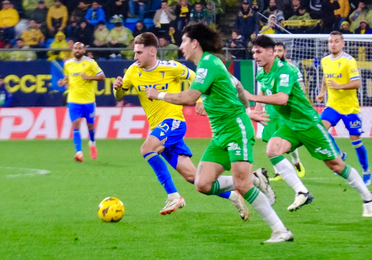 Robert Navarro en el Cádiz - Betis de la temporada pasada.