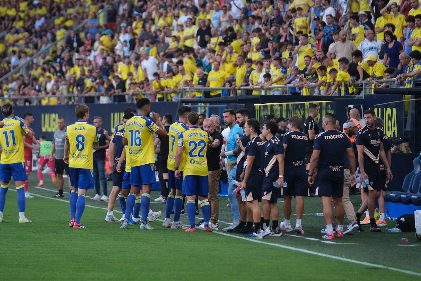 Fotos: El Cádiz roza la remontada ante el Tenerife con el empuje de la afición