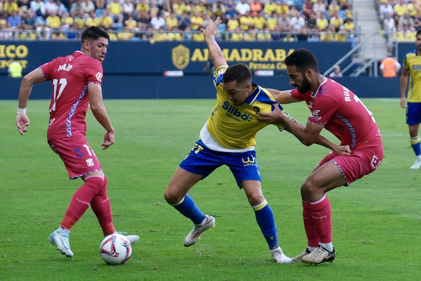 Fotos: El Cádiz roza la remontada ante el Tenerife con el empuje de la afición