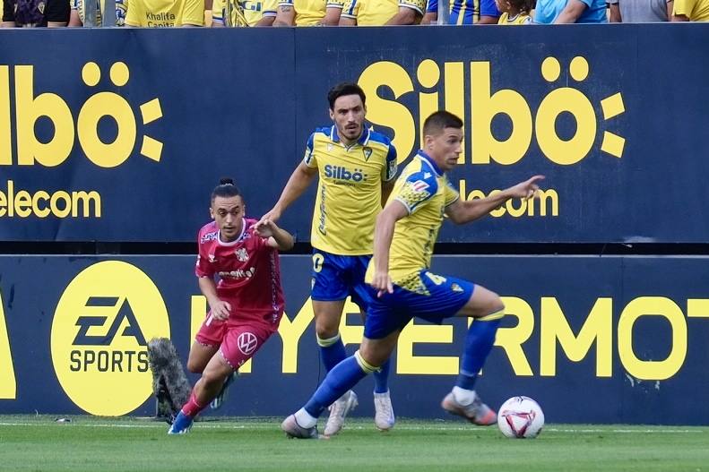 Fotos: El Cádiz roza la remontada ante el Tenerife con el empuje de la afición