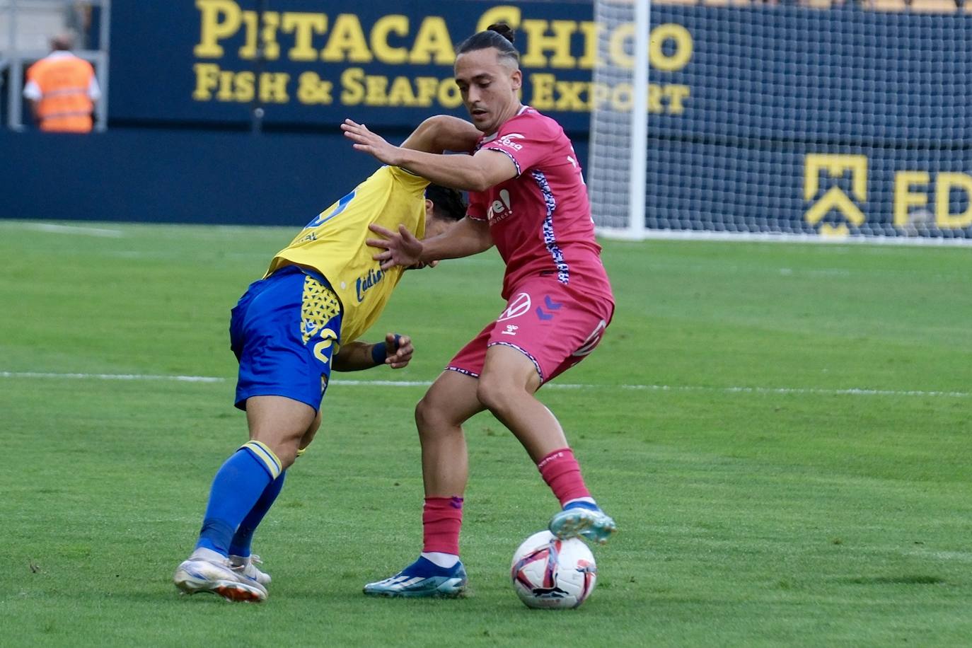 Fotos: El Cádiz roza la remontada ante el Tenerife con el empuje de la afición