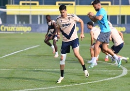 Carlos Fernández, más cerca de debutar