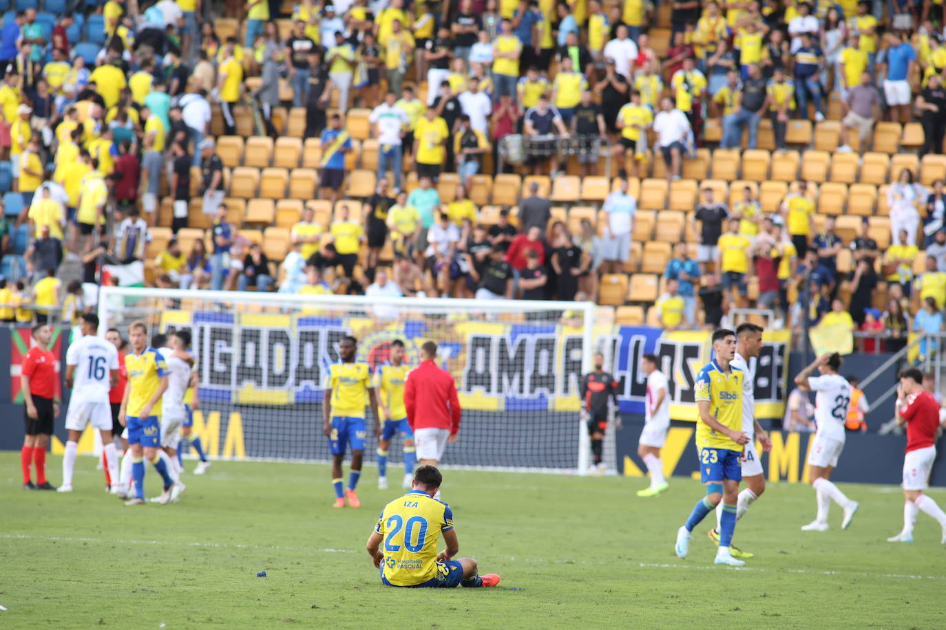 El Cádiz CF - Eldense, en imágenes