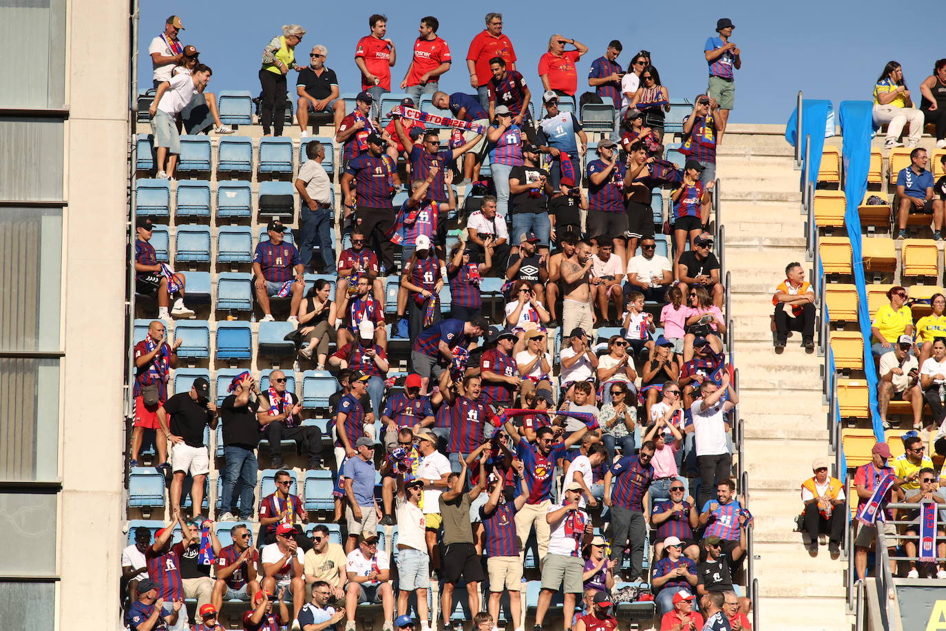 El Cádiz CF - Eldense, en imágenes