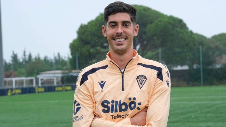 Carlos Fernández, delantero del Cádiz CF, esta semana en El Rosal.