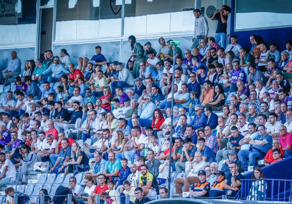 Las gradas del estadio de la Victoria.