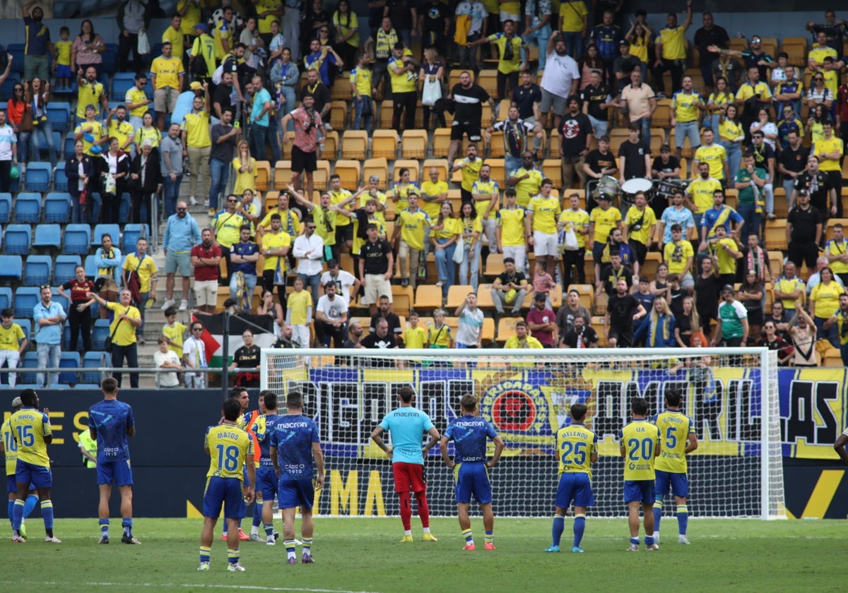 El colectivo Brigadas Amarillas protestará en la previa del Cádiz - Oviedo.