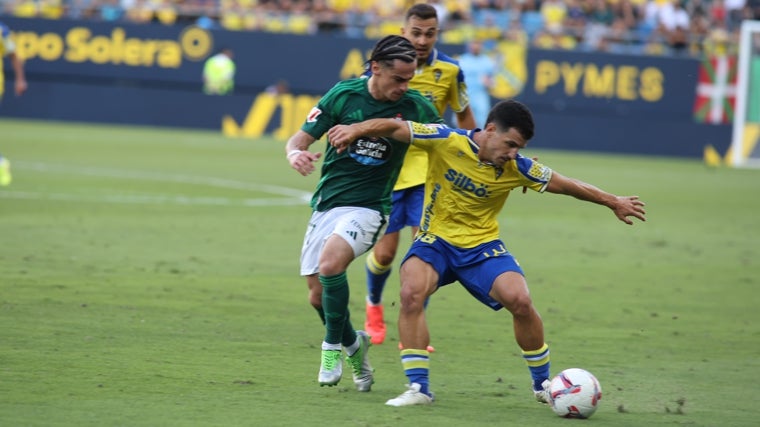 El Cádiz CF sólo dejó su puerta a cero ante el Racing de Ferrol.