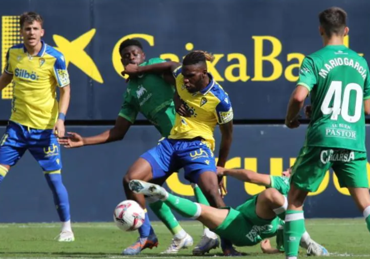 Rominigue Kouamé, durante el Cádiz - Racing