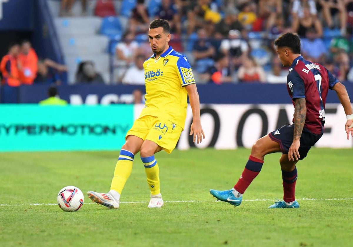 Escalante ante el Levante esta temporada