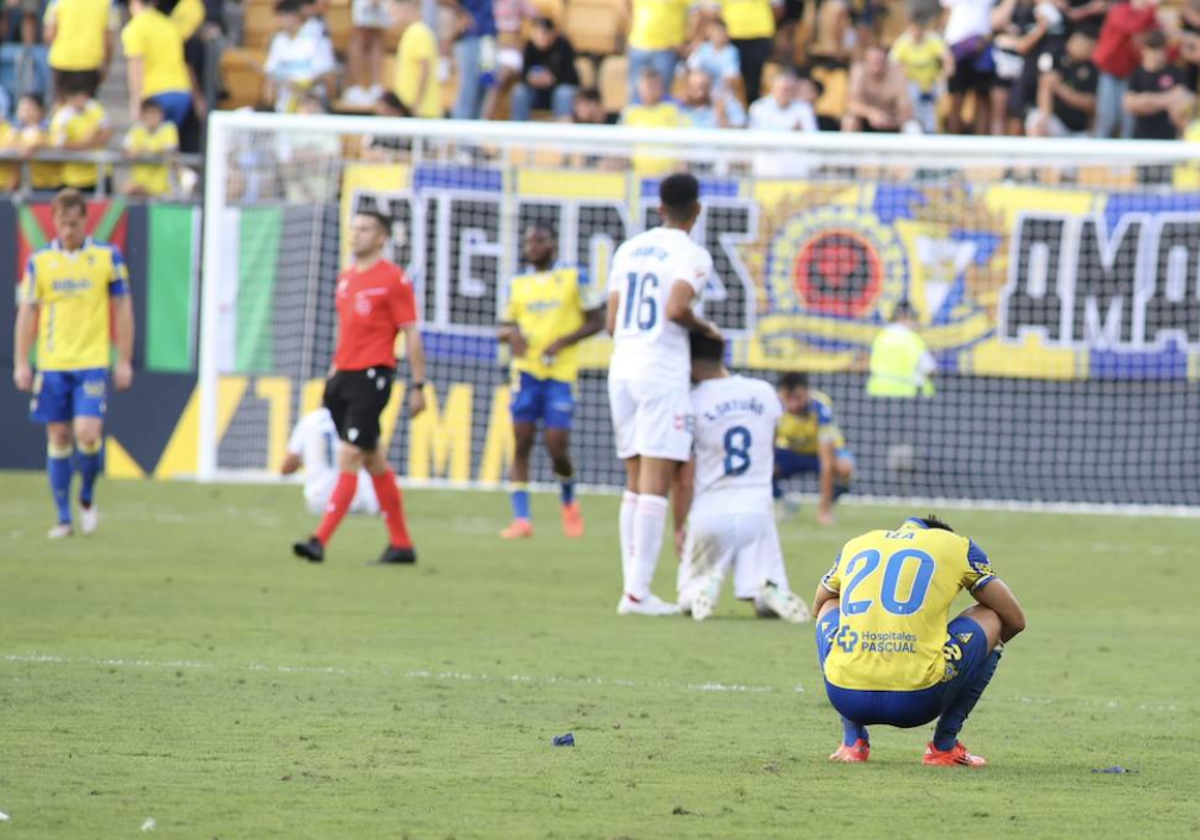 El Eldense sacó los tres puntos en su visita a Cádiz