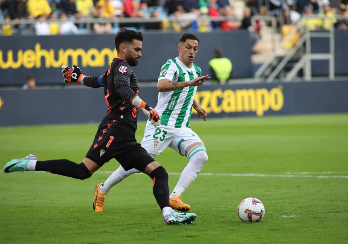 El Cádiz busca un triunfo balsámico en Carranza