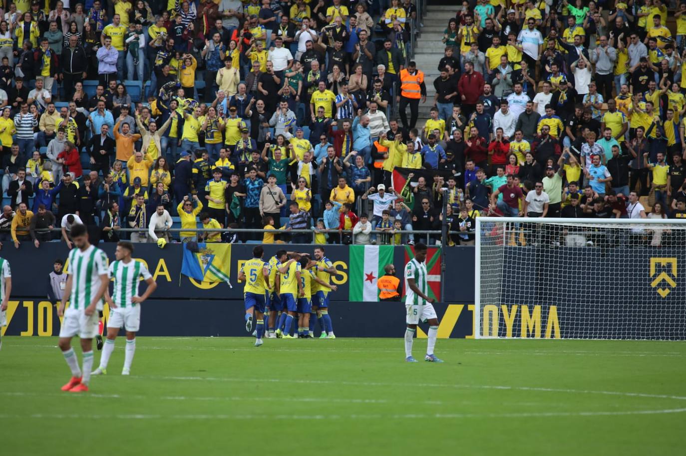 Fotos: El Cádiz se lleva el derbi andaluz ante el Córdoba