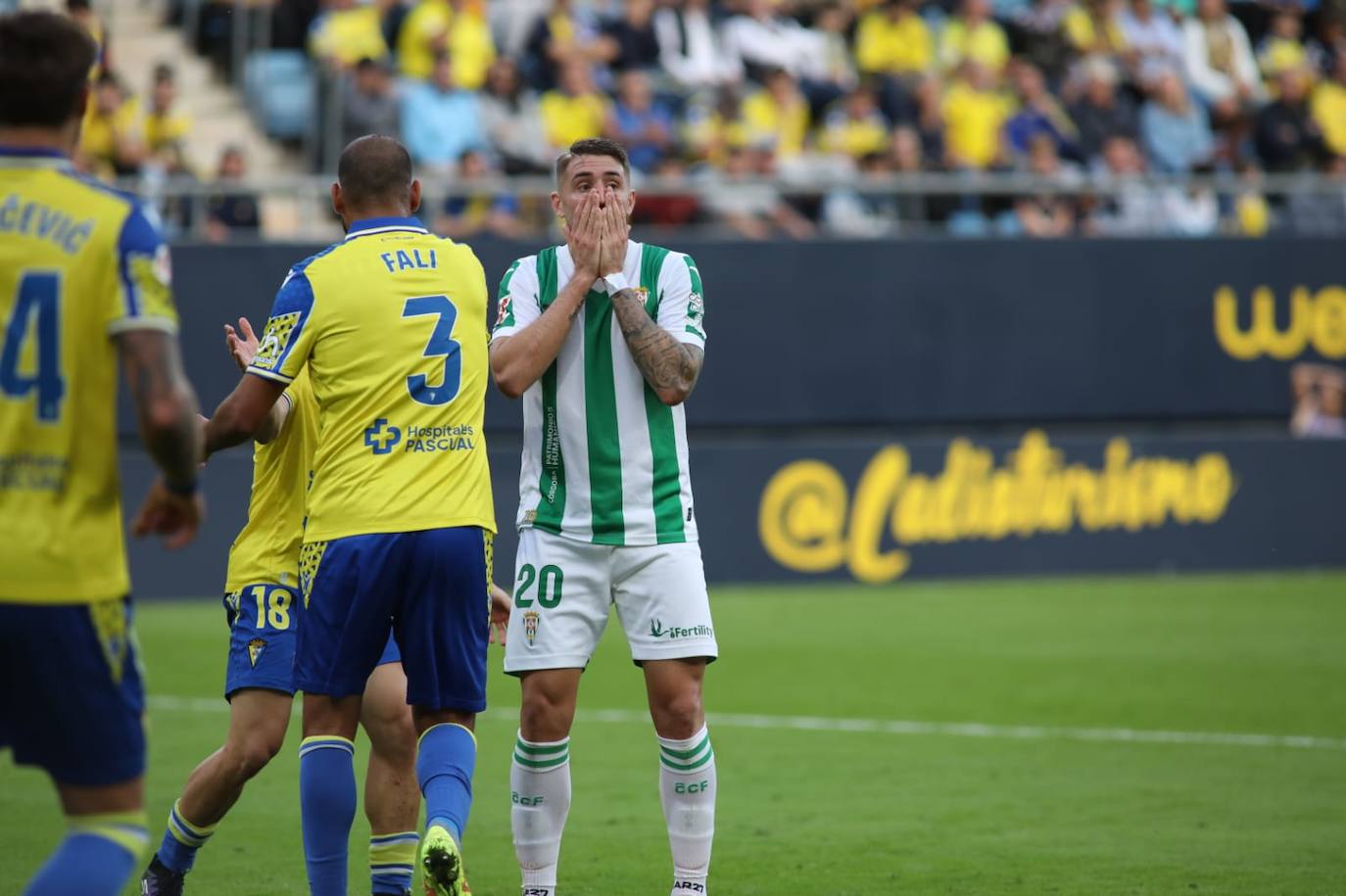 Fotos: El Cádiz se lleva el derbi andaluz ante el Córdoba