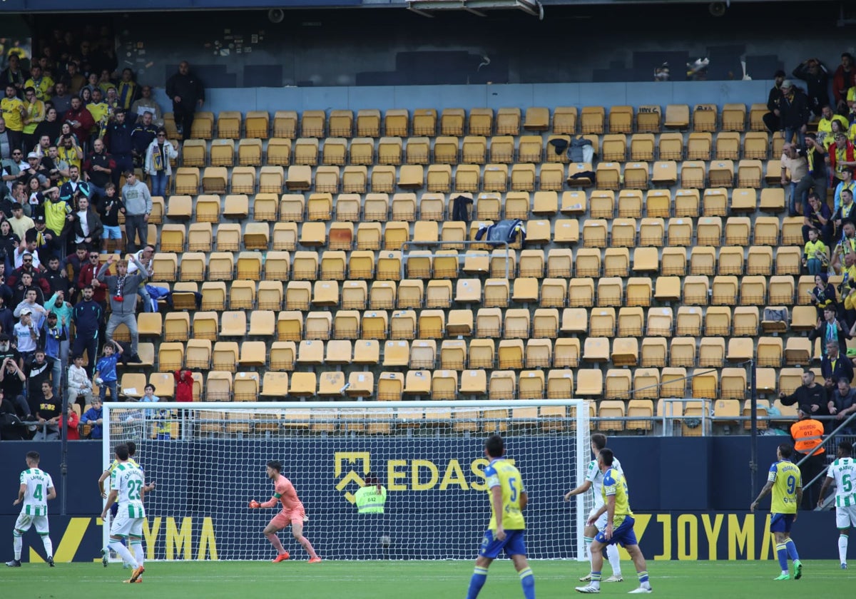 Brigadas Amarillas se ausentó algunos minutos del encuentro.