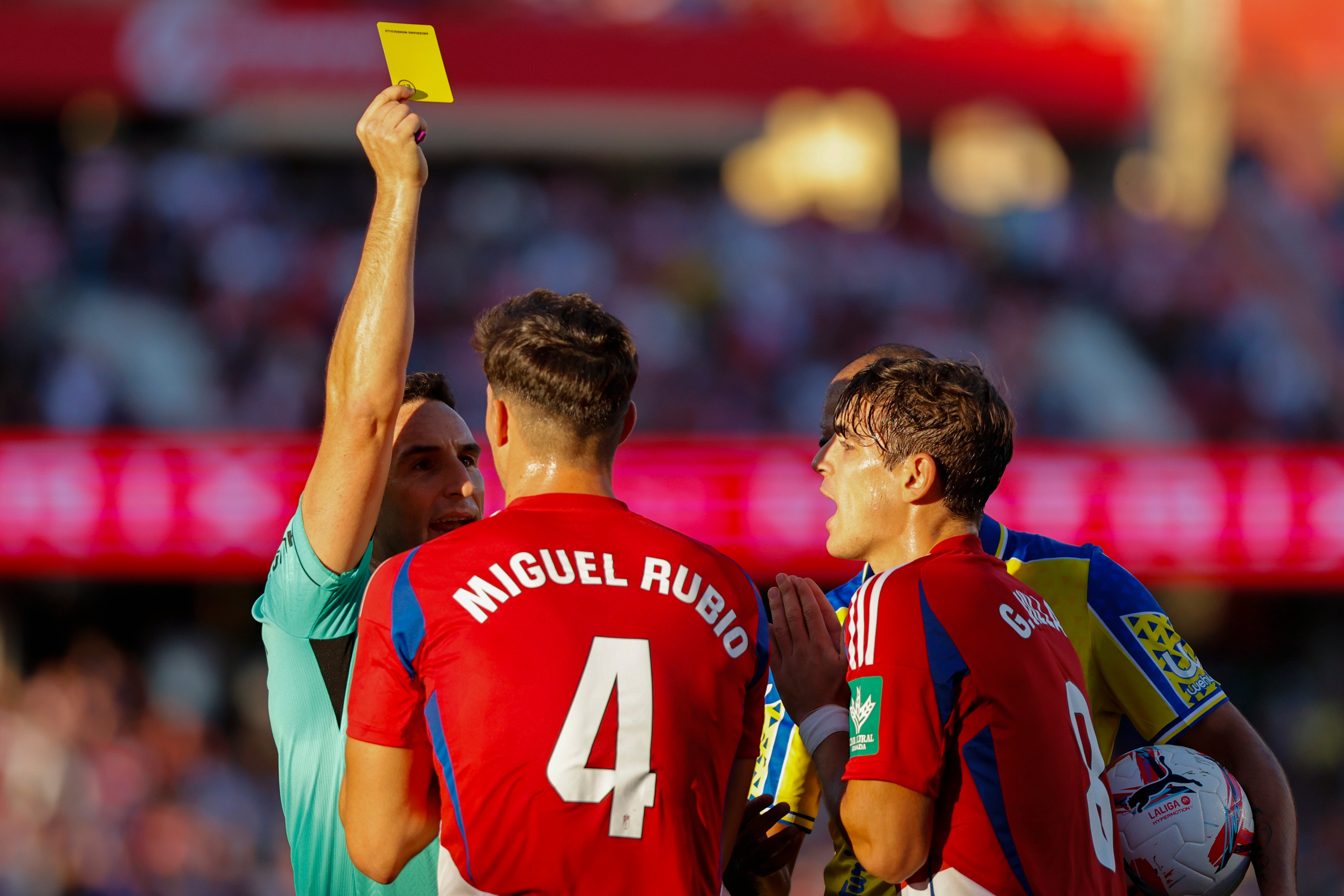 Fotos: El Cádiz no puede ganar en Granada, pero no pierde