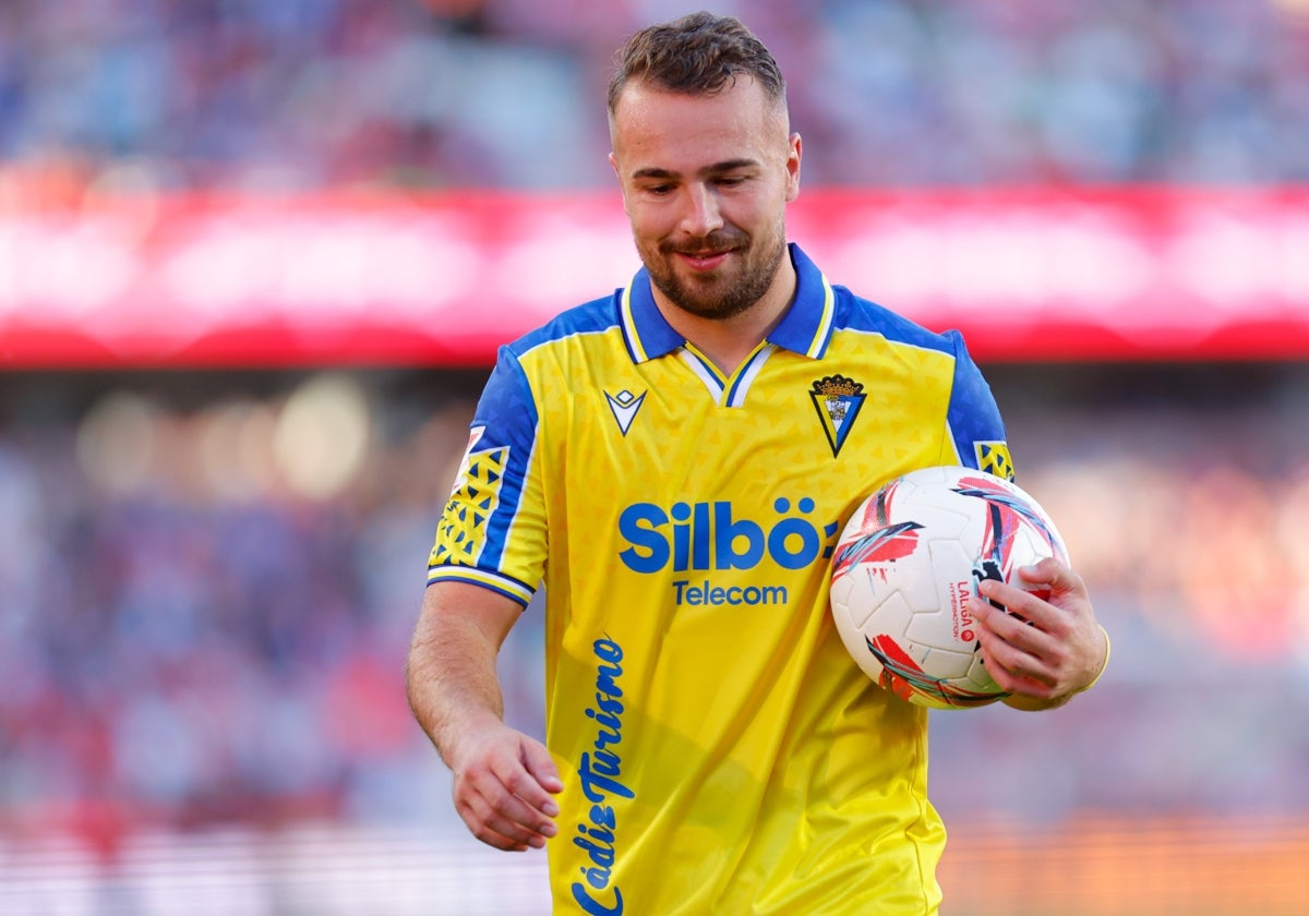 Javier Ontiveros, durante el Granada - Cádiz