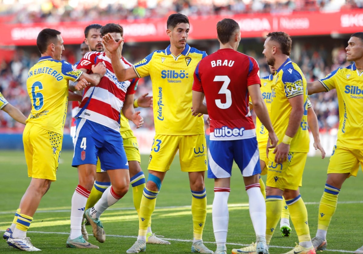 El Cádiz CF pudo frenar la tendencia goleadora nazarí