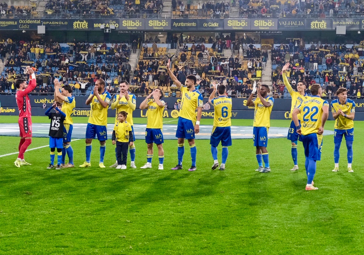 David Gil fue el capitán ante el Burgos ante la suplencia de Álex.