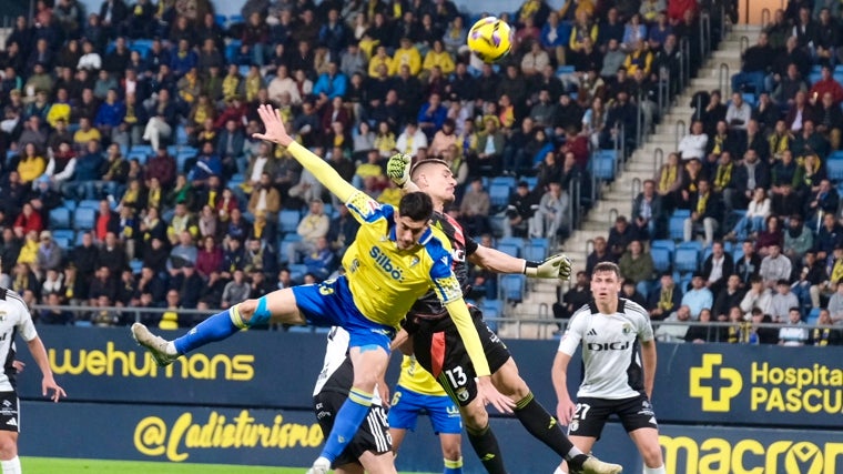 La mejoría del Cádiz CF es leve por el momento.