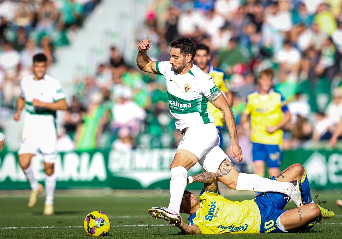 Brian Ocampo fue expulsado en Elche.