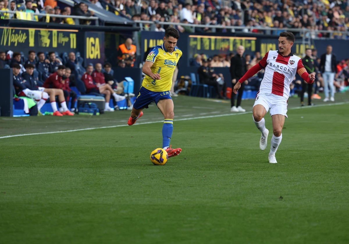 El Cádiz busca ganar en Carranza