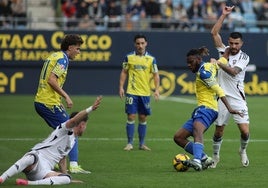 El inadaptado Kouamé se queda sin jugar en el Cádiz - Levante