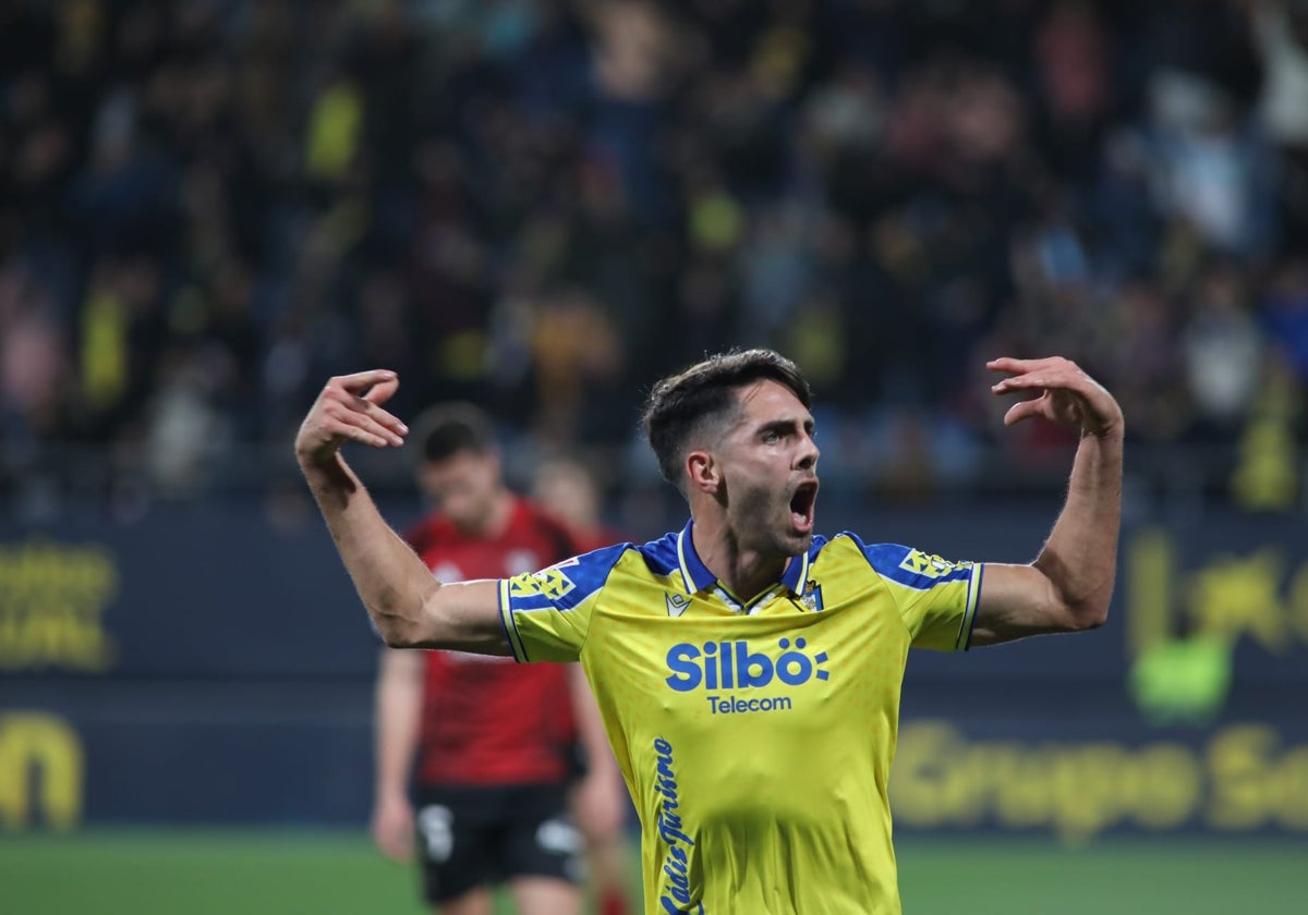 Rubén Sobrino, tras marcar al Mirandés.