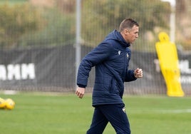 Johan Plat reta al Cádiz CF: «Nosotros también estamos en un buen momento»