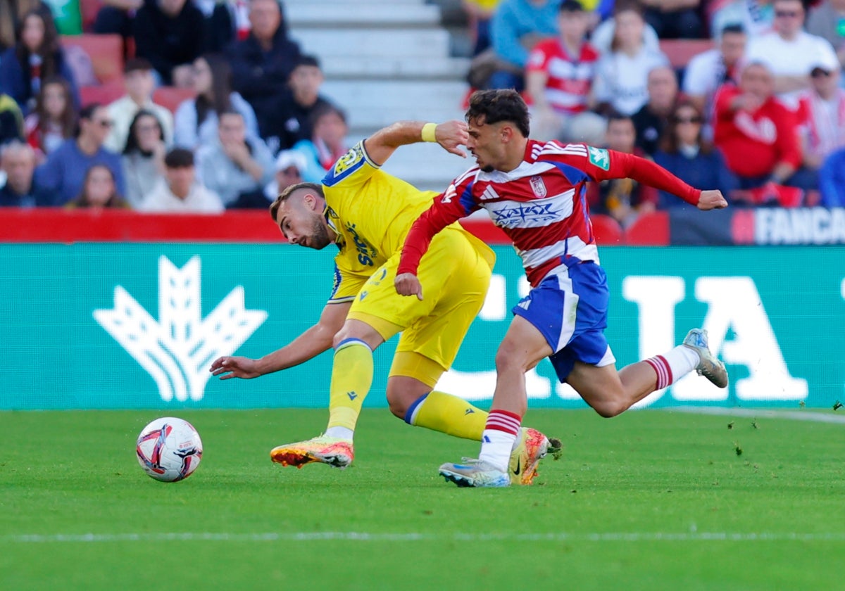 El Cádiz CF empató en Granada en la primera vuelta liguera.