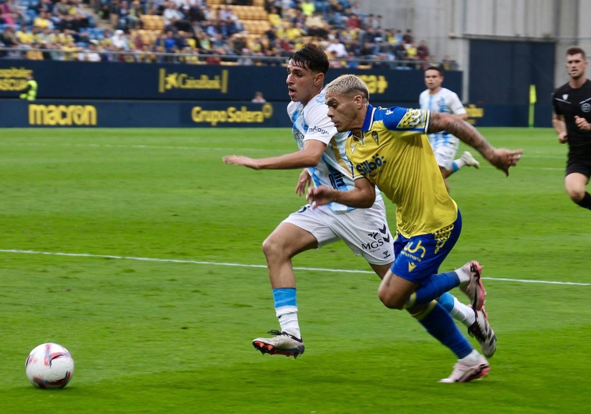 Brian Ocampo vuelve a ser titular en el Cádiz CF