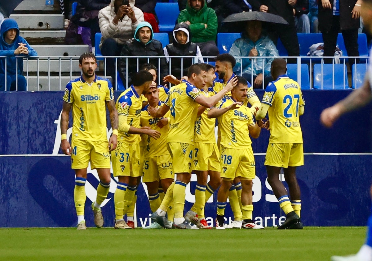 José Joaquín Matos celebra su gol al Málaga.