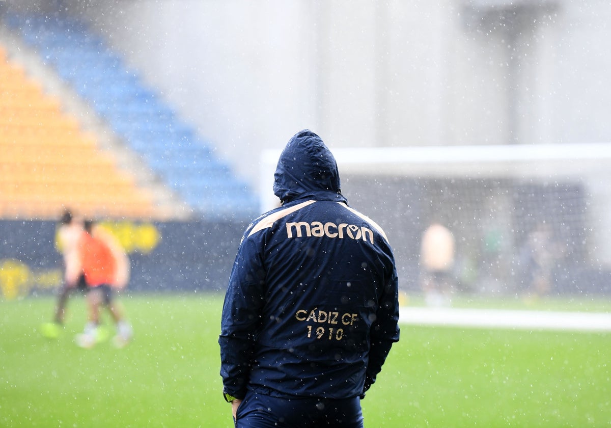 El Cádiz entrenó esta semana en Carranza y bajo la lluvia.