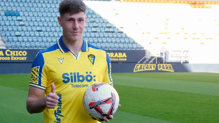 Iker Recio todavía no ha debutado en LaLiga Hypermotion con el Cádiz CF.