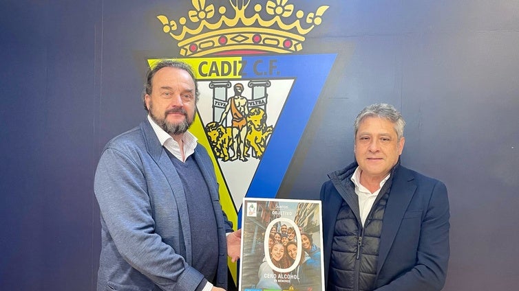 El Cádiz CF y Espirituosos España luchan contra el consumo de alcohol en menores