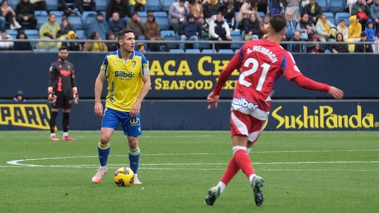 Zaldua: «Estoy dispuesto a seguir en el Cádiz CF si cuentan conmigo»