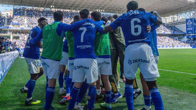 Las victorias de Real Oviedo y Huesca alejan al Cádiz CF del sueño